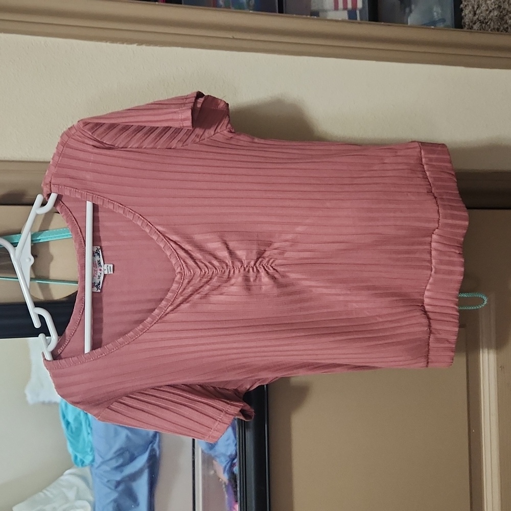 Pink girls crop top
